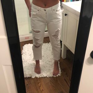 Abercrombie & Fitch Low Rise Slim Boyfriend Jeans